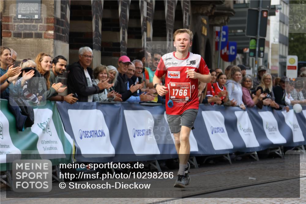 13.09.2026 - 21. swb-Marathon Bremen Strokosch-Dieckow http://msf.ph/oto/10298266 13.09.2026 12:38:04 Ziel 1766 meine-sportfotos.de