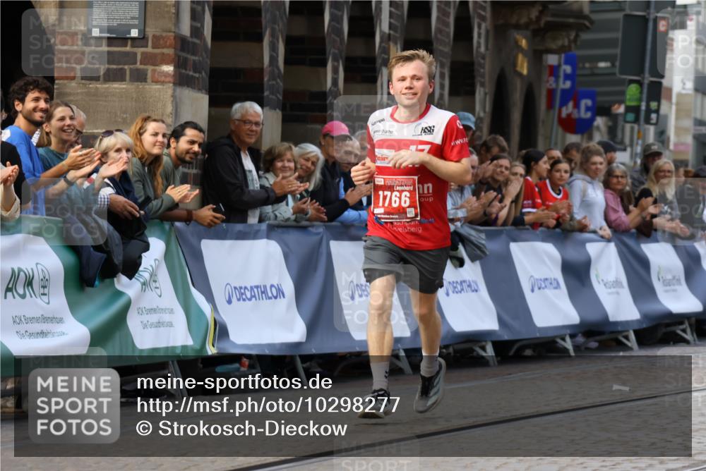 13.09.2026 - 21. swb-Marathon Bremen Strokosch-Dieckow http://msf.ph/oto/10298277 13.09.2026 12:38:04 Ziel 1766 meine-sportfotos.de