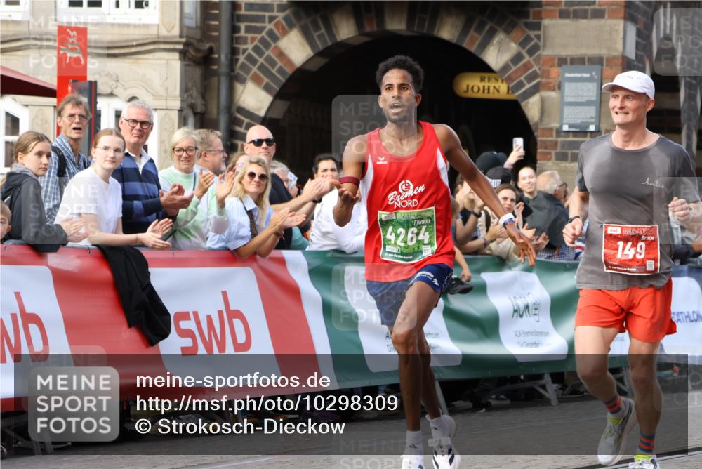 13.09.2026 - 21. swb-Marathon Bremen Strokosch-Dieckow http://msf.ph/oto/10298309 13.09.2026 12:40:37 Ziel 149, 1263, 3662 meine-sportfotos.de