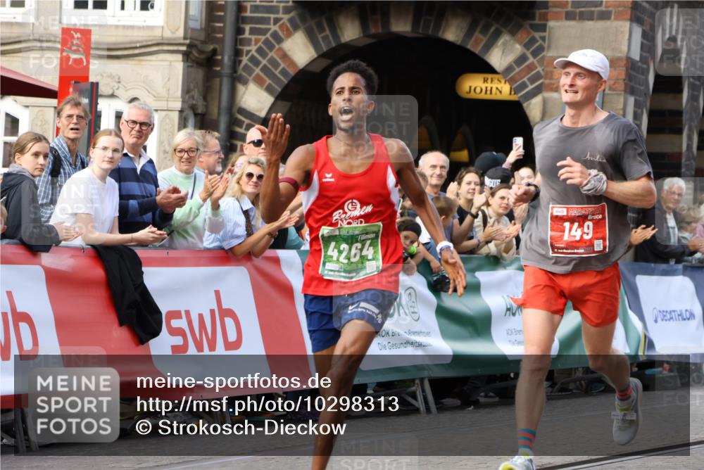 13.09.2026 - 21. swb-Marathon Bremen Strokosch-Dieckow http://msf.ph/oto/10298313 13.09.2026 12:40:37 Ziel 149, 1263, 3662 meine-sportfotos.de
