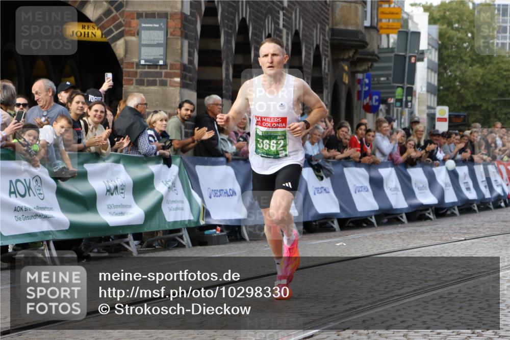 13.09.2026 - 21. swb-Marathon Bremen Strokosch-Dieckow http://msf.ph/oto/10298330 13.09.2026 12:40:44 Ziel 642, 1263 meine-sportfotos.de