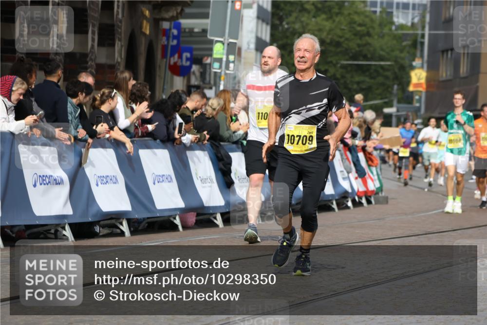 13.09.2026 - 21. swb-Marathon Bremen Strokosch-Dieckow http://msf.ph/oto/10298350 13.09.2026 10:49:51 Ziel 10739, 10835, 10846, 10910, 11092, 11191, 11621, 11635, 11717, 12376, 10452, 10593, 10876, 10966, 11005, 11035, 11415, 12380, 12510 meine-sportfotos.de