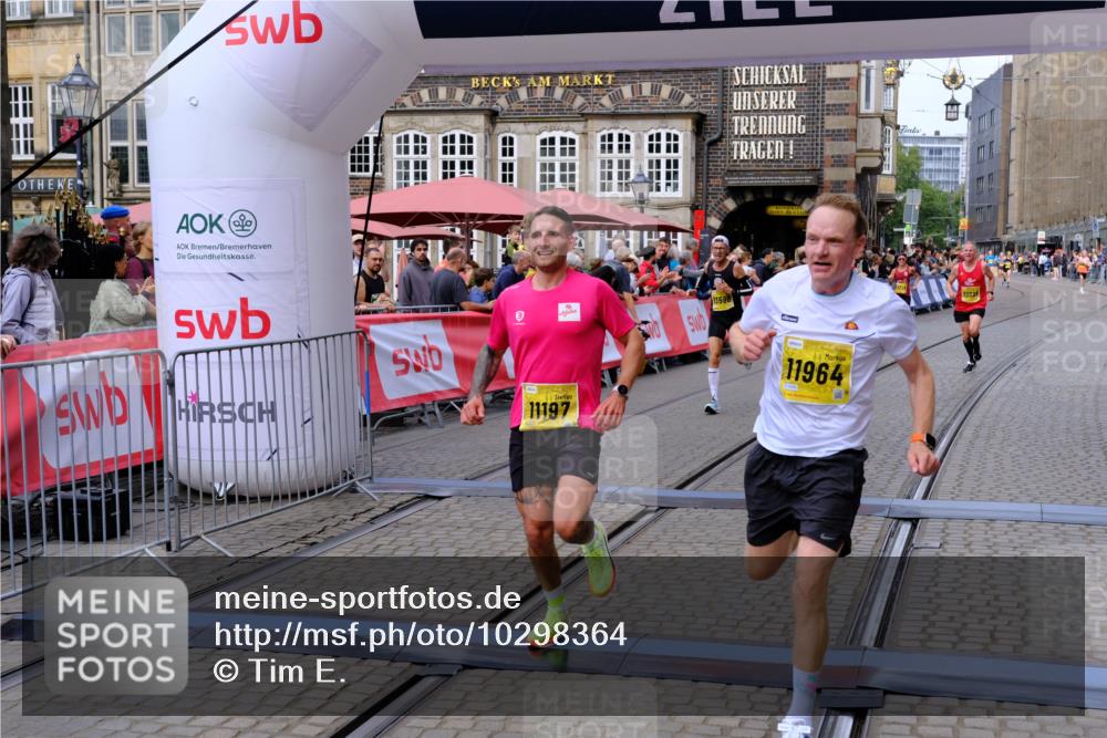 13.09.2026 - 21. swb-Marathon Bremen Tim E. http://msf.ph/oto/10298364 13.09.2026 10:35:09 Ziel 11197, 11964, 12358, 12413, 12540, 13588, 13601, 13625 meine-sportfotos.de