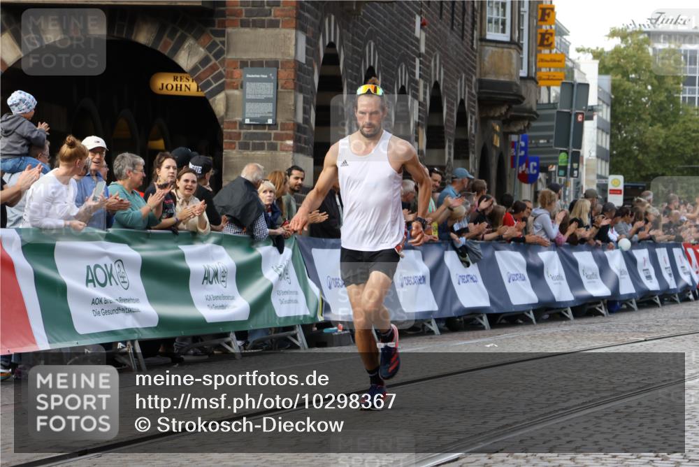 13.09.2026 - 21. swb-Marathon Bremen Strokosch-Dieckow http://msf.ph/oto/10298367 13.09.2026 12:41:24 Ziel 634, 642, 1139 meine-sportfotos.de