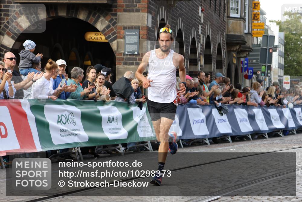 13.09.2026 - 21. swb-Marathon Bremen Strokosch-Dieckow http://msf.ph/oto/10298373 13.09.2026 12:41:24 Ziel 634, 642, 1139 meine-sportfotos.de