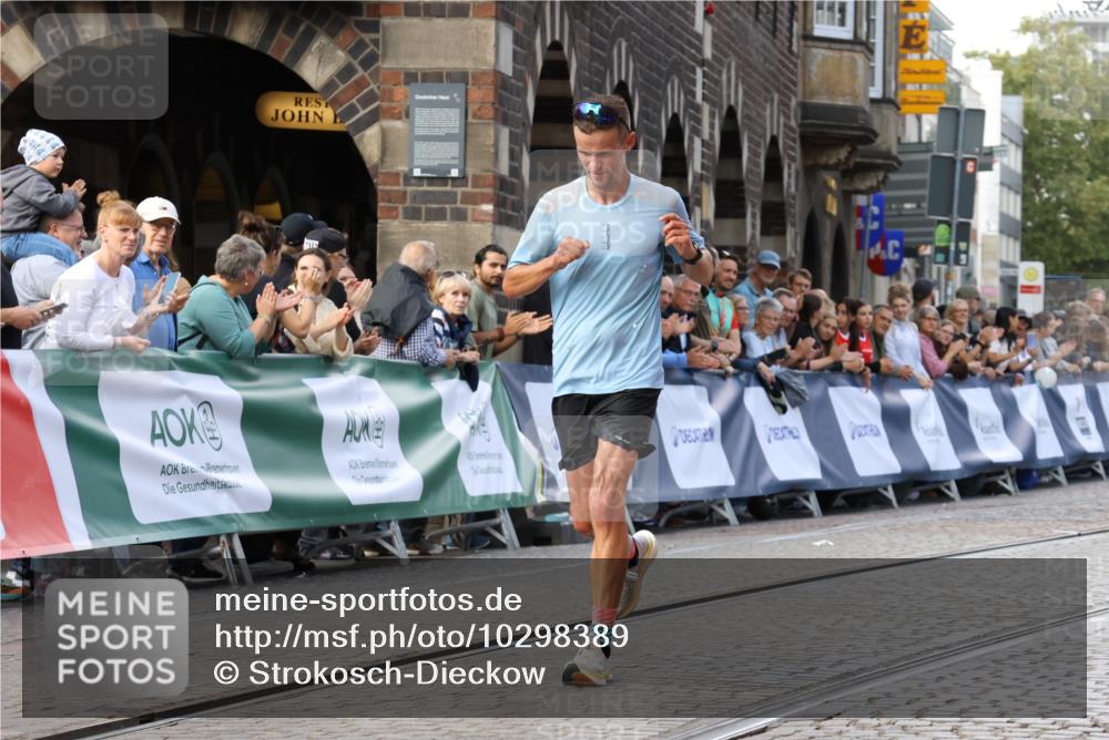 13.09.2026 - 21. swb-Marathon Bremen Strokosch-Dieckow http://msf.ph/oto/10298389 13.09.2026 12:41:35 Ziel 634, 129 meine-sportfotos.de