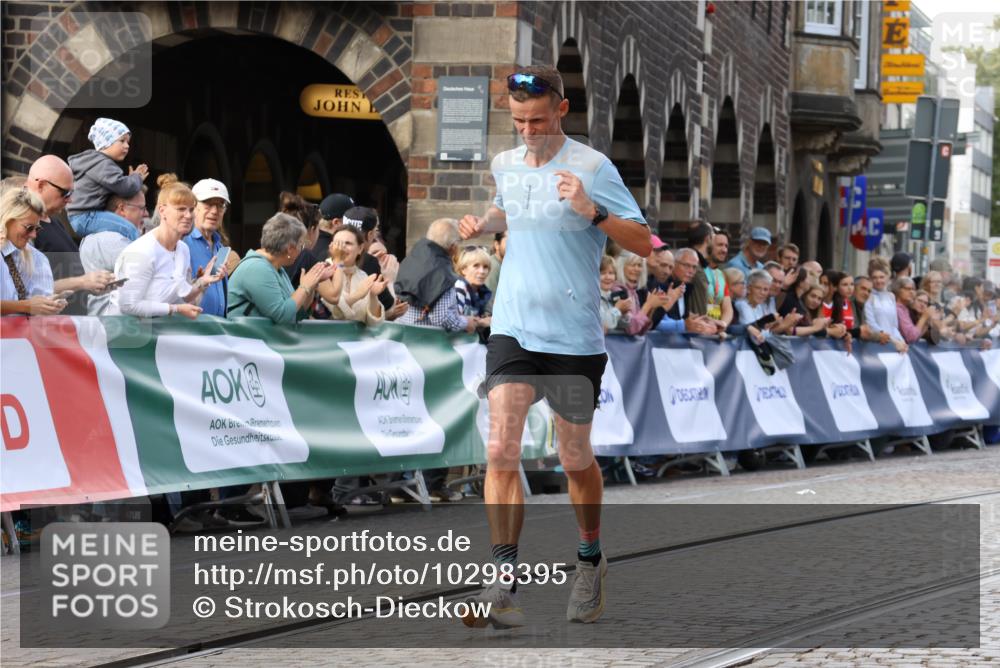 13.09.2026 - 21. swb-Marathon Bremen Strokosch-Dieckow http://msf.ph/oto/10298395 13.09.2026 12:41:35 Ziel 634, 129 meine-sportfotos.de