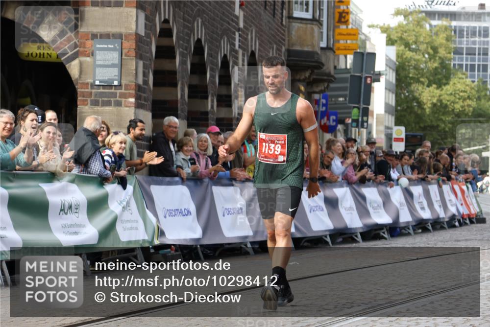 13.09.2026 - 21. swb-Marathon Bremen Strokosch-Dieckow http://msf.ph/oto/10298412 13.09.2026 12:41:53 Ziel 1139 meine-sportfotos.de