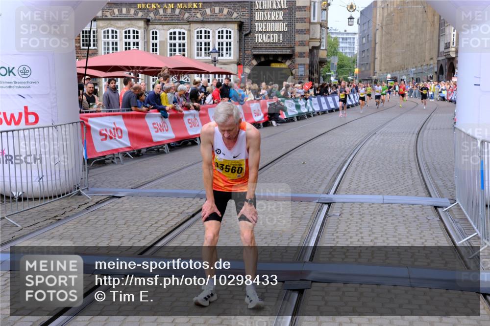 13.09.2026 - 21. swb-Marathon Bremen Tim E. http://msf.ph/oto/10298433 13.09.2026 10:35:27 Ziel 10261, 10262, 10994, 11512, 13505, 13560 meine-sportfotos.de