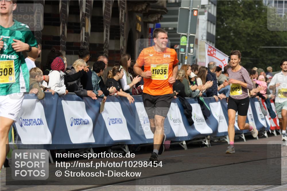 13.09.2026 - 21. swb-Marathon Bremen Strokosch-Dieckow http://msf.ph/oto/10298454 13.09.2026 10:49:59 Ziel 10709, 10835, 10910, 11007, 11092, 11635, 11717, 10876, 11111, 11128, 11415, 12240, 12510 meine-sportfotos.de