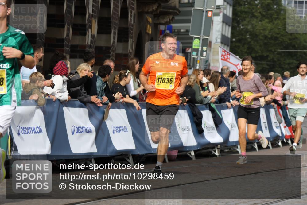 13.09.2026 - 21. swb-Marathon Bremen Strokosch-Dieckow http://msf.ph/oto/10298459 13.09.2026 10:50:00 Ziel 10709, 10835, 10910, 11007, 11092, 11717, 10876, 11111, 11128, 11415, 12240, 12510 meine-sportfotos.de