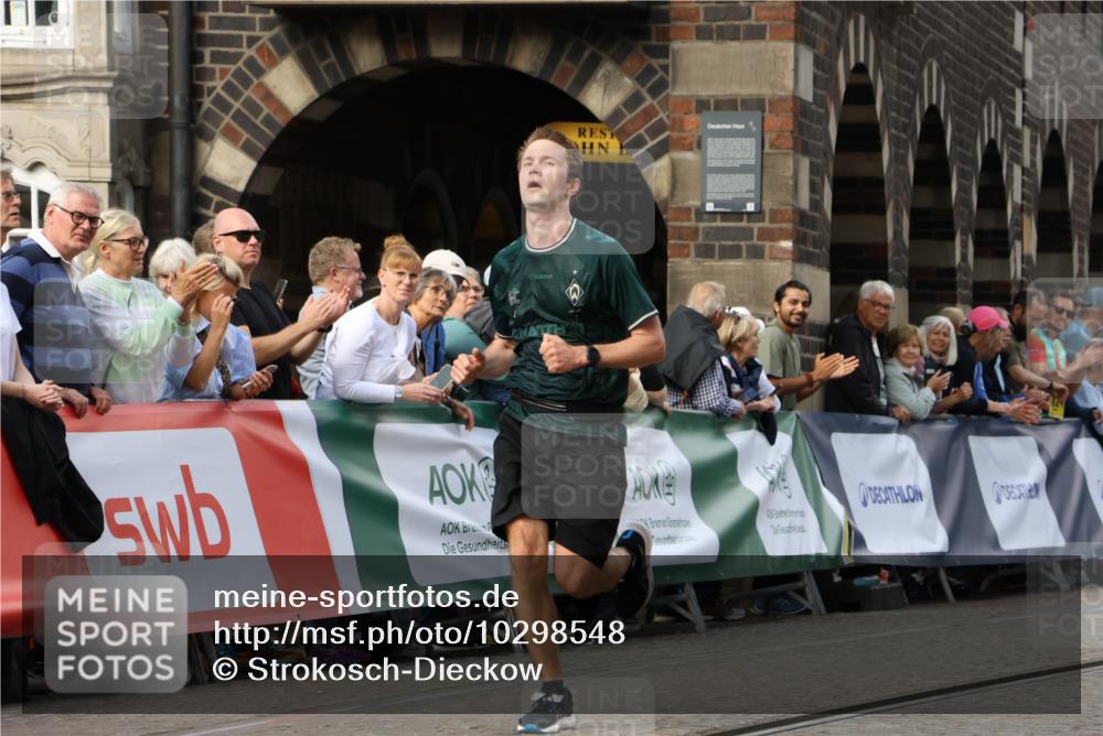 13.09.2026 - 21. swb-Marathon Bremen Strokosch-Dieckow http://msf.ph/oto/10298548 13.09.2026 12:44:06 Ziel 1567, 5212, 1313, 2044, 6507 meine-sportfotos.de