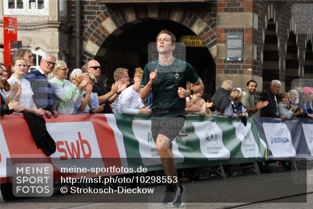 13.09.2026 - 21. swb-Marathon Bremen Strokosch-Dieckow http://msf.ph/oto/10298553 13.09.2026 12:44:06 Ziel 1567, 5212, 1313, 2044, 6507 meine-sportfotos.de