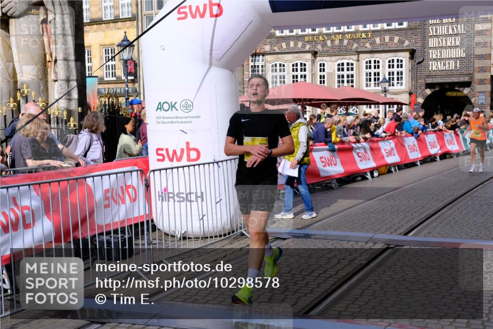 13.09.2026 - 21. swb-Marathon Bremen Tim E. http://msf.ph/oto/10298578 13.09.2026 10:36:51 Ziel 11916, 12456, 13548 meine-sportfotos.de