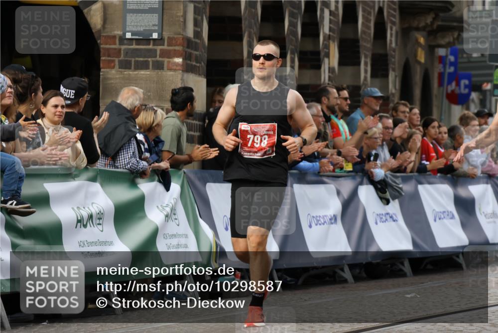 13.09.2026 - 21. swb-Marathon Bremen Strokosch-Dieckow http://msf.ph/oto/10298587 13.09.2026 12:44:29 Ziel 798, 1313, 1490, 2044, 6507, 289 meine-sportfotos.de