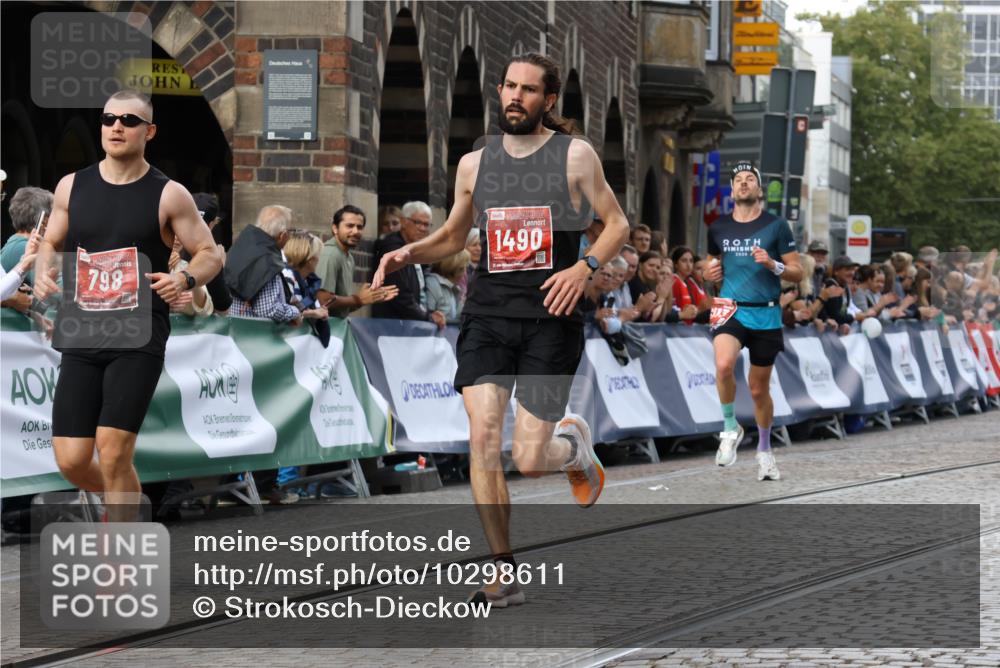 13.09.2026 - 21. swb-Marathon Bremen Strokosch-Dieckow http://msf.ph/oto/10298611 13.09.2026 12:44:30 Ziel 798, 1313, 1490, 2044, 6507, 289 meine-sportfotos.de