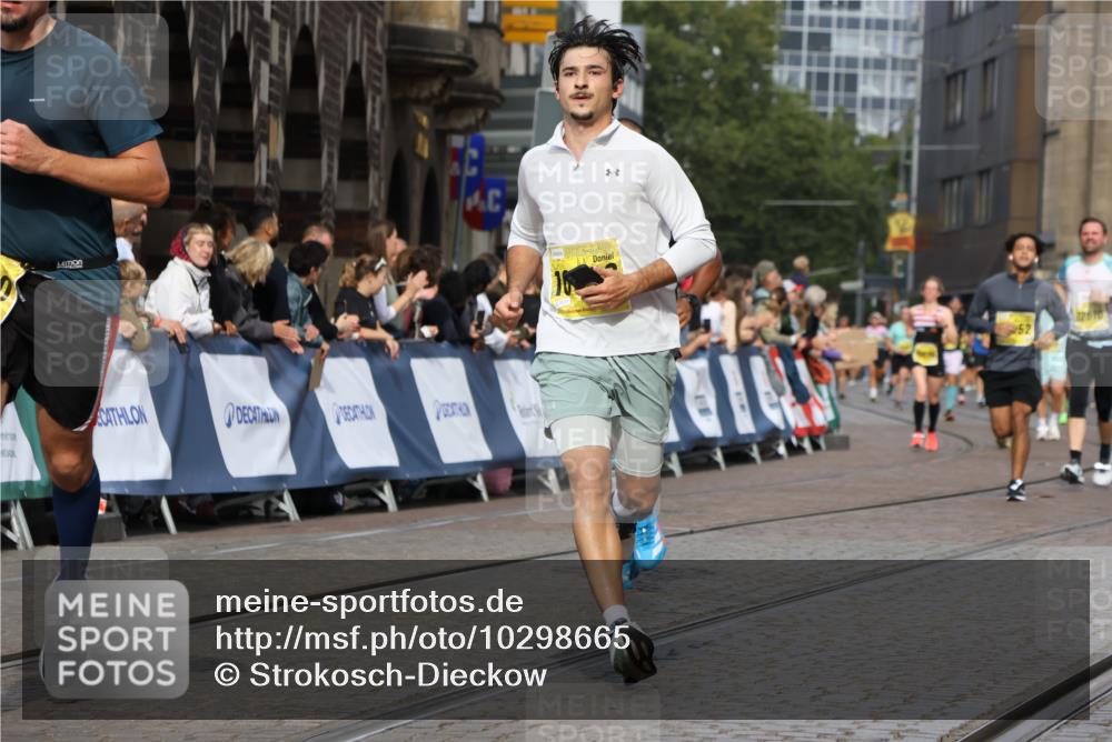 13.09.2026 - 21. swb-Marathon Bremen Strokosch-Dieckow http://msf.ph/oto/10298665 13.09.2026 10:50:04 Ziel 10508, 10709, 10966, 11007, 11035, 11183, 11717, 10170, 10876, 11111, 11128, 11178, 11497, 11499, 12240, 12269 meine-sportfotos.de