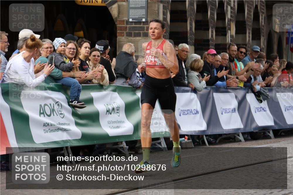 13.09.2026 - 21. swb-Marathon Bremen Strokosch-Dieckow http://msf.ph/oto/10298676 13.09.2026 12:44:41 Ziel 2044, 6507, 289, 4474, 6485 meine-sportfotos.de