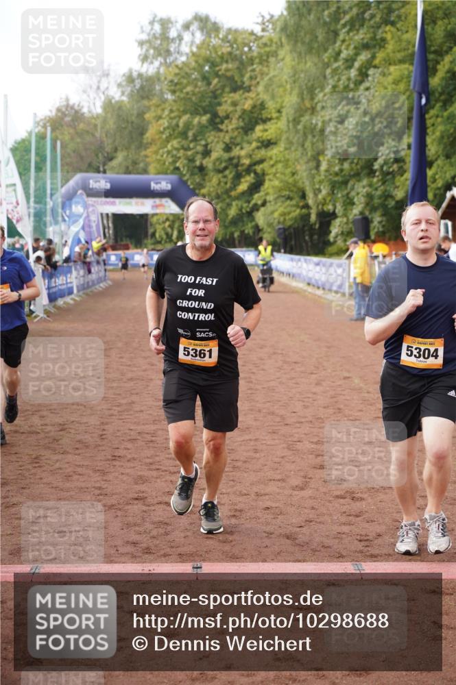 13.09.2026 - Airport Race Dennis Weichert http://msf.ph/oto/10298688 13.09.2026 10:35:59 Ziel 5304, 5361, 5384 meine-sportfotos.de