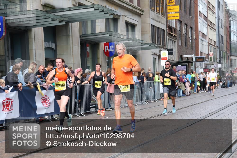 13.09.2026 - 21. swb-Marathon Bremen Strokosch-Dieckow http://msf.ph/oto/10298704 13.09.2026 10:46:05 Ziel 10228, 10897, 11110, 11287, 11356, 11706, 11925, 11926, 12035, 13511, 13609, 13640, 10436, 10447, 10992, 11015, 11279, 11762, 11956, 12033, 12069, 12556, 12557, 13529, 13595, 13612 meine-sportfotos.de