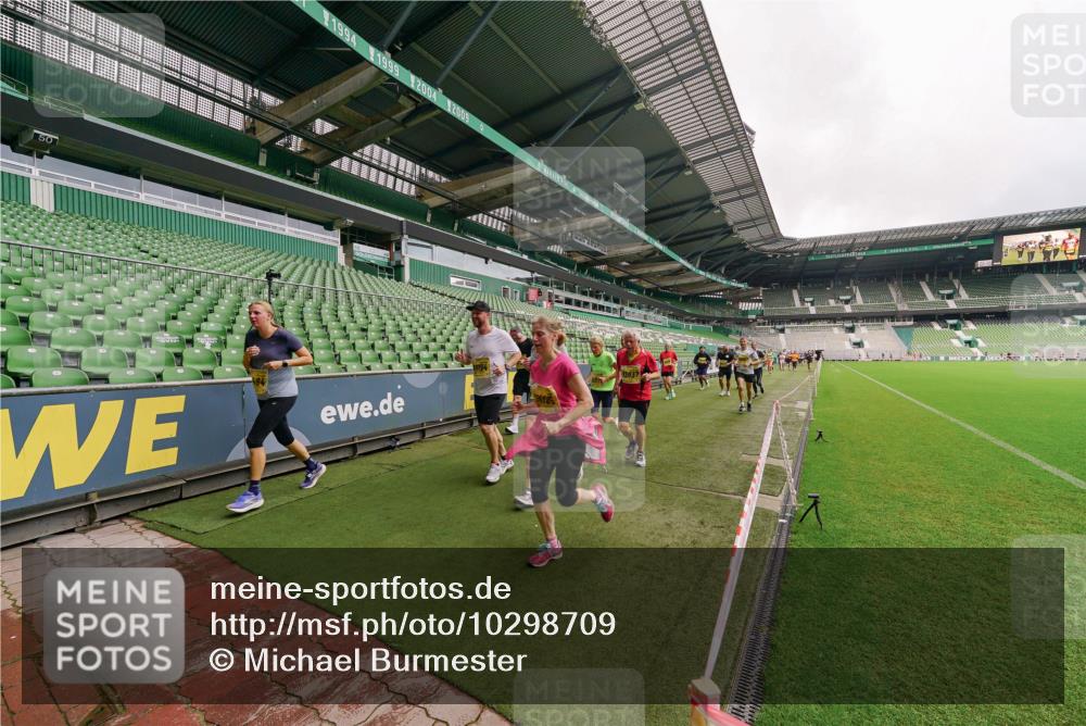 13.09.2026 - 21. swb-Marathon Bremen Michael Burmester http://msf.ph/oto/10298709 13.09.2026 10:34:02 Laufen im Stadion 10018, 10067, 10078, 10147, 10166, 10177, 10184, 10203, 10211, 10236, 10240, 10254, 10297, 10300, 10355, 10356, 10367, 10368, 10369, 10372, 10374, 10379, 10383, 10394, 10408, 10415, 10423, 10428, 10460, 10485, 10494, 10530, 10550, 10559, 10578, 10604, 10639, 10668, 10669, 10673, 10675, 10687, 10691, 10699, 10700, 10728, 10745, 10749, 10750, 10772, 10787, 10788, 10794, 10798, 10828, 10857, 10914, 10928, 11126, 11162, 11343, 11803, 11965, 10146, 10222 meine-sportfotos.de