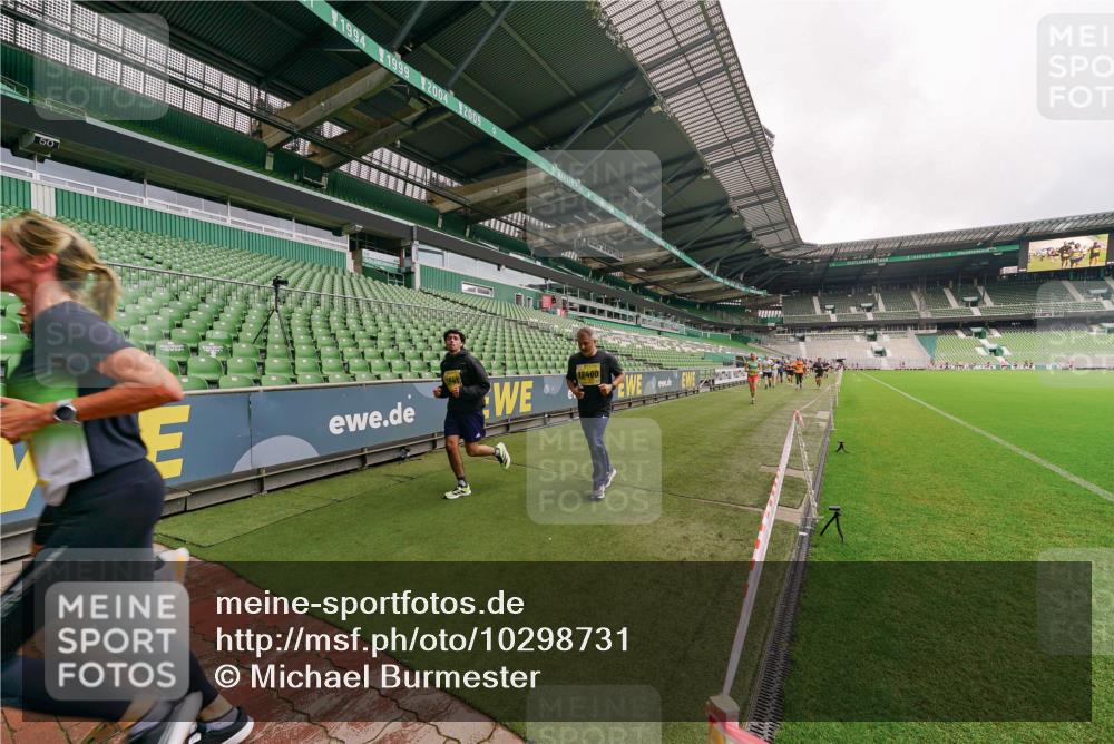 13.09.2026 - 21. swb-Marathon Bremen Michael Burmester http://msf.ph/oto/10298731 13.09.2026 10:34:07 Laufen im Stadion 10018, 10067, 10078, 10147, 10166, 10177, 10184, 10185, 10203, 10211, 10236, 10240, 10254, 10297, 10300, 10355, 10356, 10367, 10368, 10369, 10374, 10379, 10383, 10394, 10408, 10415, 10423, 10428, 10460, 10485, 10494, 10530, 10550, 10559, 10578, 10604, 10639, 10668, 10669, 10673, 10677, 10687, 10691, 10699, 10700, 10728, 10745, 10749, 10750, 10772, 10787, 10788, 10794, 10798, 10828, 10857, 10914, 10928, 11126, 11162, 11343, 11803, 11965, 10146, 10222 meine-sportfotos.de