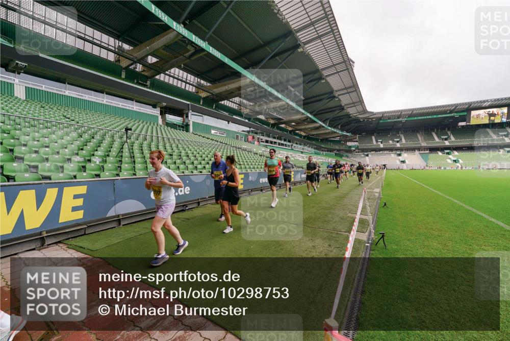13.09.2026 - 21. swb-Marathon Bremen Michael Burmester http://msf.ph/oto/10298753 13.09.2026 10:34:18 Laufen im Stadion 10018, 10067, 10078, 10147, 10157, 10166, 10177, 10184, 10185, 10211, 10236, 10240, 10254, 10297, 10300, 10355, 10356, 10367, 10368, 10369, 10374, 10379, 10383, 10394, 10408, 10415, 10423, 10428, 10460, 10485, 10494, 10530, 10559, 10578, 10604, 10639, 10668, 10669, 10673, 10677, 10687, 10691, 10699, 10700, 10728, 10745, 10749, 10750, 10772, 10787, 10788, 10794, 10828, 10857, 10914, 10928, 11126, 11162, 11343, 11803, 11965, 10146, 10222 meine-sportfotos.de