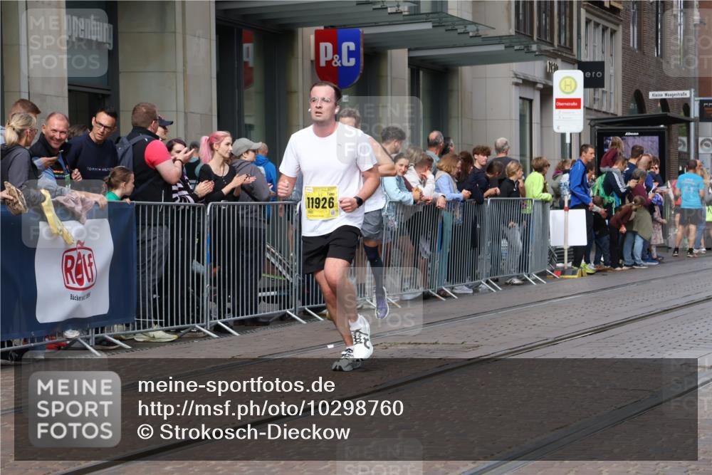 13.09.2026 - 21. swb-Marathon Bremen Strokosch-Dieckow http://msf.ph/oto/10298760 13.09.2026 10:46:12 Ziel 10228, 10590, 10897, 11110, 11155, 11287, 11356, 11926, 12035, 13511, 10436, 10447, 10992, 11706, 11925, 11956, 12069, 12556, 12557, 13529, 13609, 13612, 13640 meine-sportfotos.de