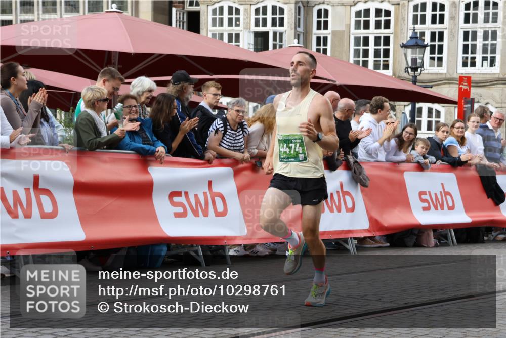 13.09.2026 - 21. swb-Marathon Bremen Strokosch-Dieckow http://msf.ph/oto/10298761 13.09.2026 12:44:56 Ziel 289, 322, 814, 1187, 1544, 1840, 8285 meine-sportfotos.de