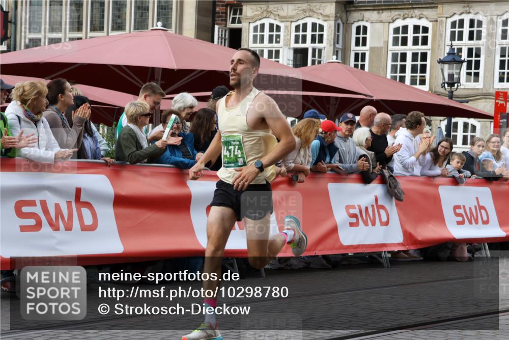 13.09.2026 - 21. swb-Marathon Bremen Strokosch-Dieckow http://msf.ph/oto/10298780 13.09.2026 12:44:56 Ziel 289, 322, 814, 1187, 1544, 1840, 8285 meine-sportfotos.de