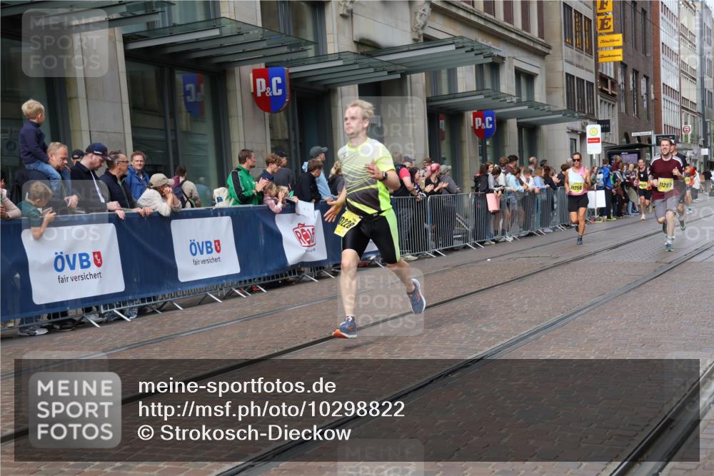 13.09.2026 - 21. swb-Marathon Bremen Strokosch-Dieckow http://msf.ph/oto/10298822 13.09.2026 10:46:22 Ziel 10445, 10590, 10897, 11110, 11155, 11356, 12035, 12364, 12375, 13511, 10228, 10447, 10992, 11287, 11706, 11925, 11926, 11956, 13529, 13609, 13612, 13640 meine-sportfotos.de