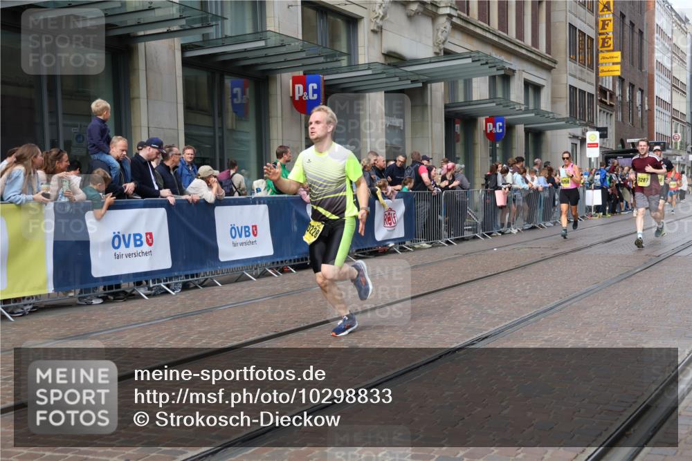 13.09.2026 - 21. swb-Marathon Bremen Strokosch-Dieckow http://msf.ph/oto/10298833 13.09.2026 10:46:22 Ziel 10445, 10590, 10897, 11110, 11155, 11356, 12035, 12364, 12375, 13511, 10228, 10447, 10992, 11287, 11706, 11925, 11926, 11956, 13529, 13609, 13612, 13640 meine-sportfotos.de