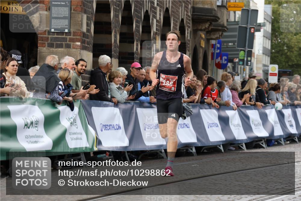 13.09.2026 - 21. swb-Marathon Bremen Strokosch-Dieckow http://msf.ph/oto/10298862 13.09.2026 12:45:07 Ziel 289, 4474, 6485, 1544 meine-sportfotos.de