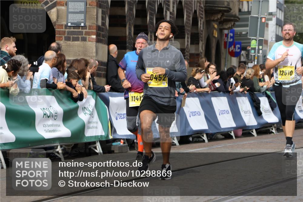 13.09.2026 - 21. swb-Marathon Bremen Strokosch-Dieckow http://msf.ph/oto/10298869 13.09.2026 10:50:09 Ziel 10508, 10593, 10709, 10966, 11005, 11007, 11035, 11183, 12380, 10170, 10923, 11111, 11128, 11178, 11497, 11499, 11680, 12045, 12269, 13562 meine-sportfotos.de