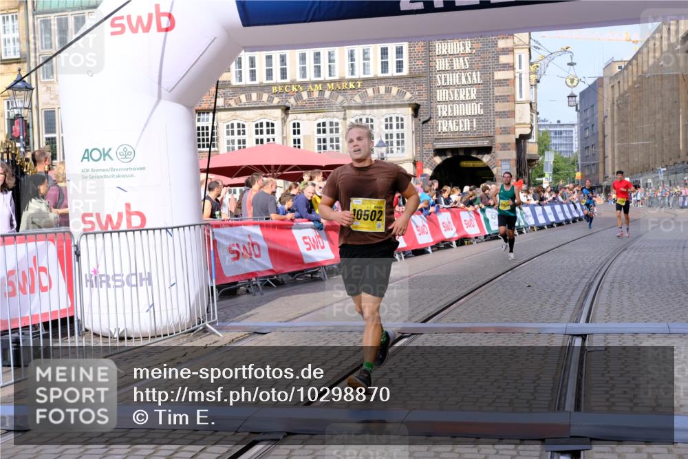 13.09.2026 - 21. swb-Marathon Bremen Tim E. http://msf.ph/oto/10298870 13.09.2026 10:37:38 Ziel 10502, 10961, 11619, 11854, 13608 meine-sportfotos.de