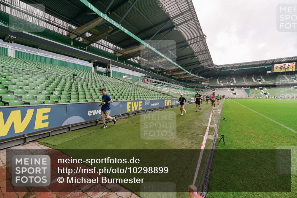 13.09.2026 - 21. swb-Marathon Bremen Michael Burmester http://msf.ph/oto/10298899 13.09.2026 10:35:00 Laufen im Stadion 10018, 10093, 10144, 10147, 10157, 10173, 10175, 10177, 10181, 10182, 10185, 10195, 10236, 10240, 10245, 10254, 10297, 10309, 10355, 10356, 10367, 10368, 10369, 10377, 10409, 10415, 10427, 10428, 10460, 10477, 10485, 10492, 10528, 10559, 10578, 10604, 10617, 10636, 10639, 10668, 10669, 10677, 10691, 10699, 10700, 10715, 10772, 10787, 10828, 10857, 10914, 10928, 11126, 11162, 11343, 11803, 11965, 10146, 10222 meine-sportfotos.de