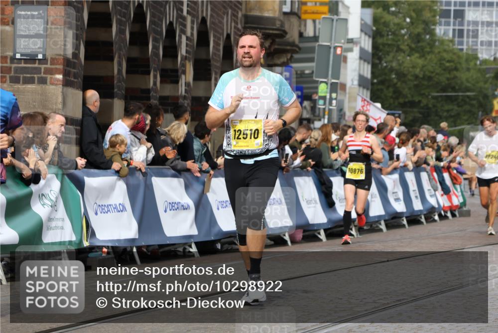 13.09.2026 - 21. swb-Marathon Bremen Strokosch-Dieckow http://msf.ph/oto/10298922 13.09.2026 10:50:10 Ziel 10452, 10508, 10593, 10709, 10966, 11005, 11007, 11035, 11183, 12380, 10170, 10233, 10923, 11111, 11178, 11497, 11499, 11622, 11680, 12045, 12269, 13562 meine-sportfotos.de