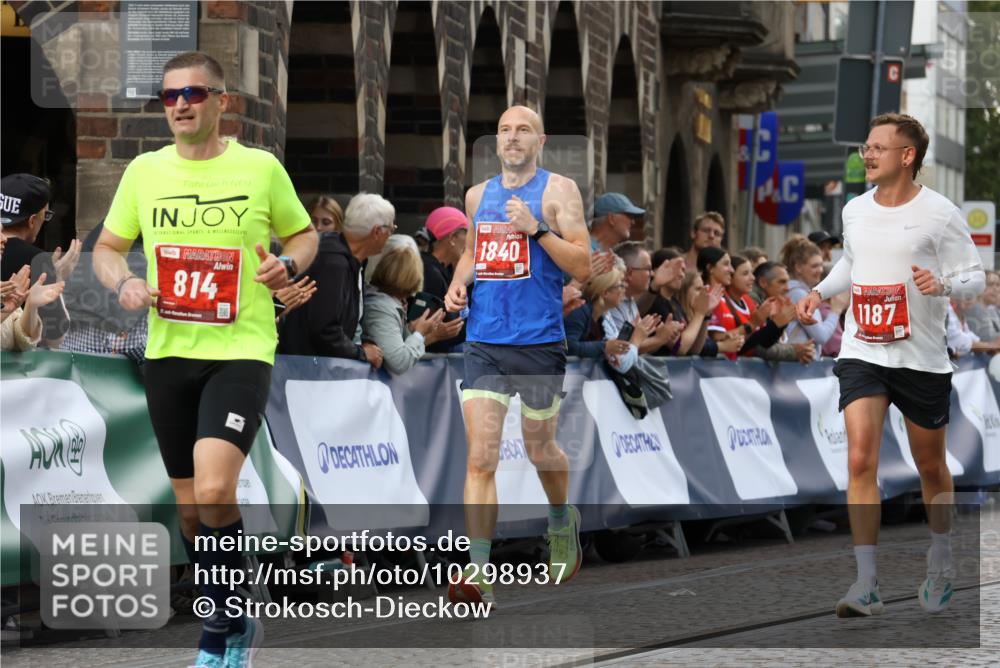 13.09.2026 - 21. swb-Marathon Bremen Strokosch-Dieckow http://msf.ph/oto/10298937 13.09.2026 12:45:24 Ziel 322, 814, 1187, 1544, 1840, 4474, 8285, 2032 meine-sportfotos.de