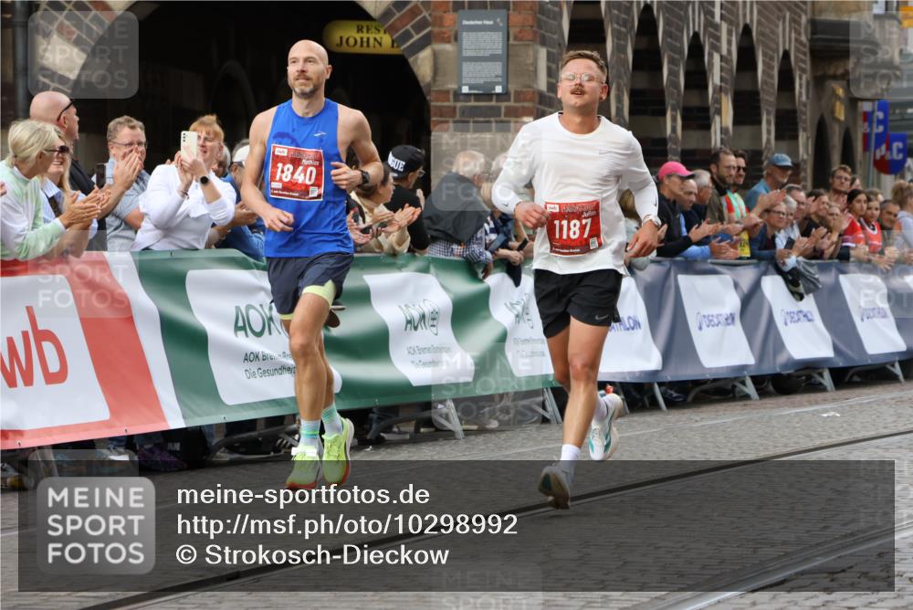 13.09.2026 - 21. swb-Marathon Bremen Strokosch-Dieckow http://msf.ph/oto/10298992 13.09.2026 12:45:26 Ziel 322, 814, 1187, 1544, 1840, 8285, 2032 meine-sportfotos.de