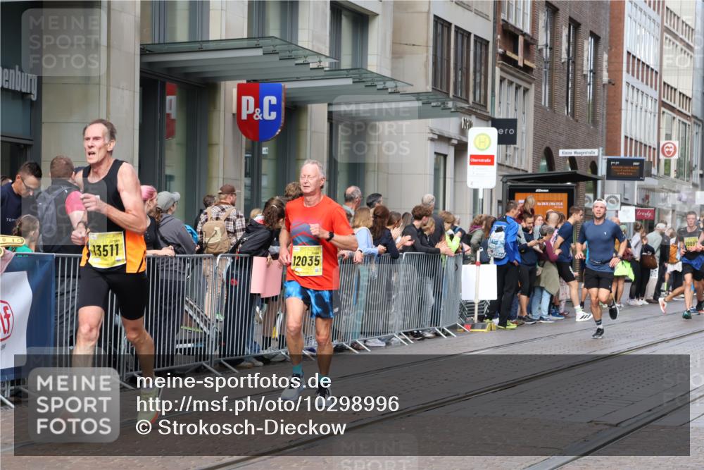 13.09.2026 - 21. swb-Marathon Bremen Strokosch-Dieckow http://msf.ph/oto/10298996 13.09.2026 10:46:28 Ziel 10289, 10445, 10504, 10590, 11155, 11199, 11212, 11661, 11783, 12035, 12364, 12375, 13511, 10228, 10447, 10897, 10992, 11110, 11287, 11356, 11706, 11925, 11926, 13609, 13640 meine-sportfotos.de