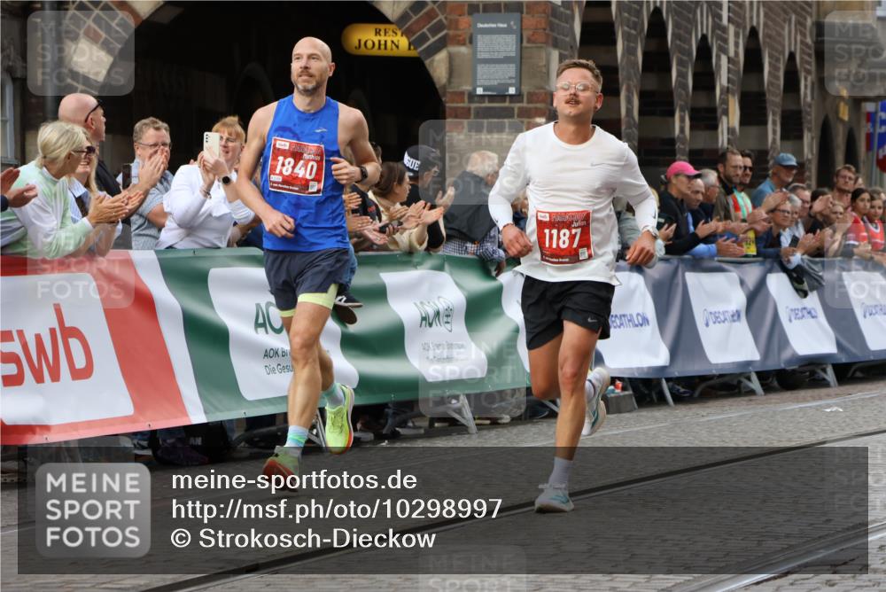 13.09.2026 - 21. swb-Marathon Bremen Strokosch-Dieckow http://msf.ph/oto/10298997 13.09.2026 12:45:26 Ziel 322, 814, 1187, 1544, 1840, 8285, 2032 meine-sportfotos.de