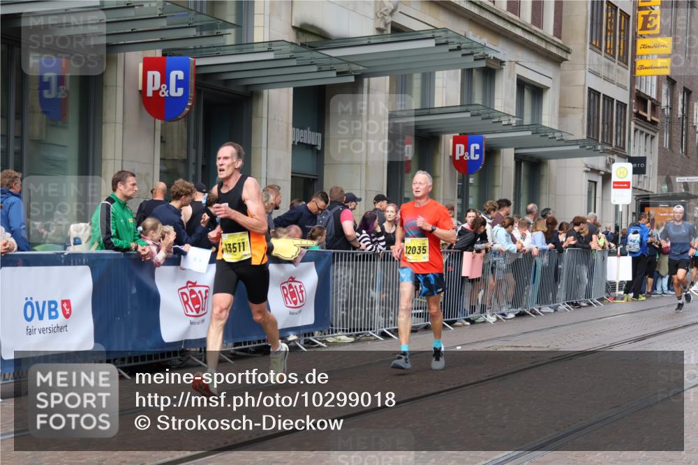 13.09.2026 - 21. swb-Marathon Bremen Strokosch-Dieckow http://msf.ph/oto/10299018 13.09.2026 10:46:29 Ziel 10289, 10445, 10504, 10590, 11155, 11199, 11212, 11608, 11661, 11783, 12035, 12364, 12375, 13511, 10228, 10447, 10897, 11110, 11287, 11356, 11706, 11925, 11926, 12035, 13511, 13609, 13640 meine-sportfotos.de