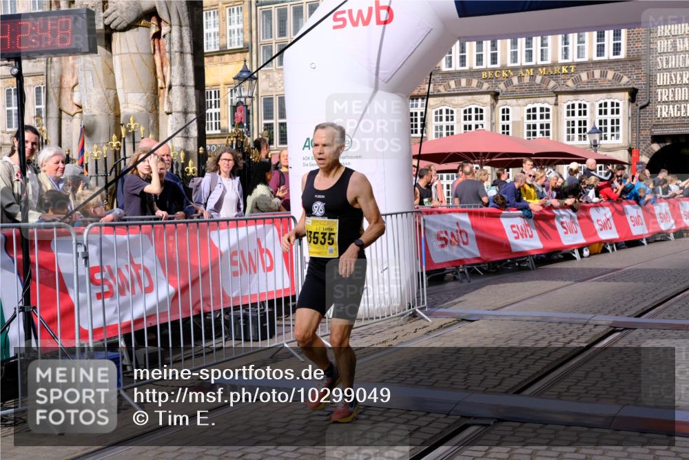 13.09.2026 - 21. swb-Marathon Bremen Tim E. http://msf.ph/oto/10299049 13.09.2026 10:38:05 Ziel 11083, 12538, 13535 meine-sportfotos.de