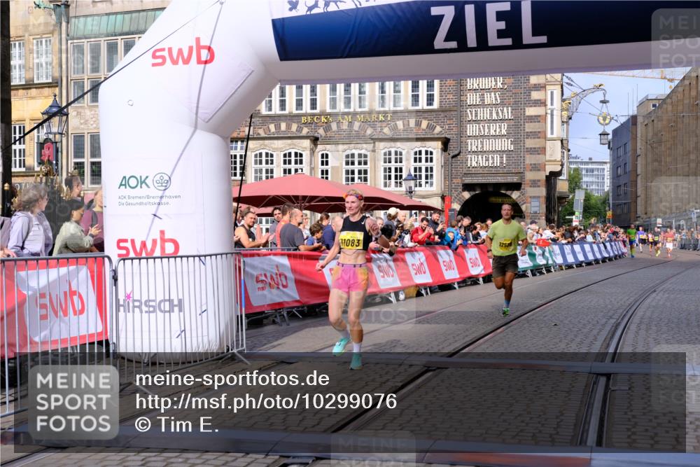 13.09.2026 - 21. swb-Marathon Bremen Tim E. http://msf.ph/oto/10299076 13.09.2026 10:38:10 Ziel 11083, 12538, 13535 meine-sportfotos.de