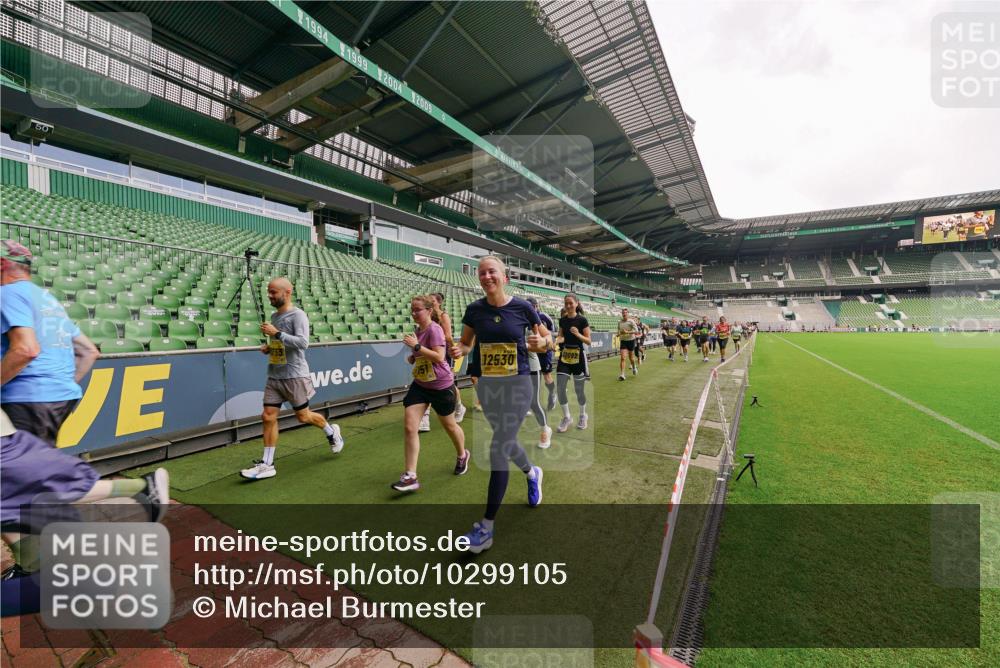 13.09.2026 - 21. swb-Marathon Bremen Michael Burmester http://msf.ph/oto/10299105 13.09.2026 10:35:56 Laufen im Stadion 10093, 10144, 10147, 10152, 10157, 10160, 10173, 10175, 10181, 10182, 10185, 10187, 10195, 10245, 10251, 10257, 10263, 10272, 10275, 10278, 10291, 10306, 10309, 10338, 10357, 10367, 10368, 10369, 10377, 10382, 10390, 10403, 10409, 10411, 10420, 10427, 10429, 10439, 10473, 10477, 10481, 10485, 10492, 10528, 10531, 10559, 10560, 10569, 10607, 10617, 10636, 10639, 10671, 10672, 10677, 10715, 10928, 11162, 11803, 11965, 10146, 10222 meine-sportfotos.de