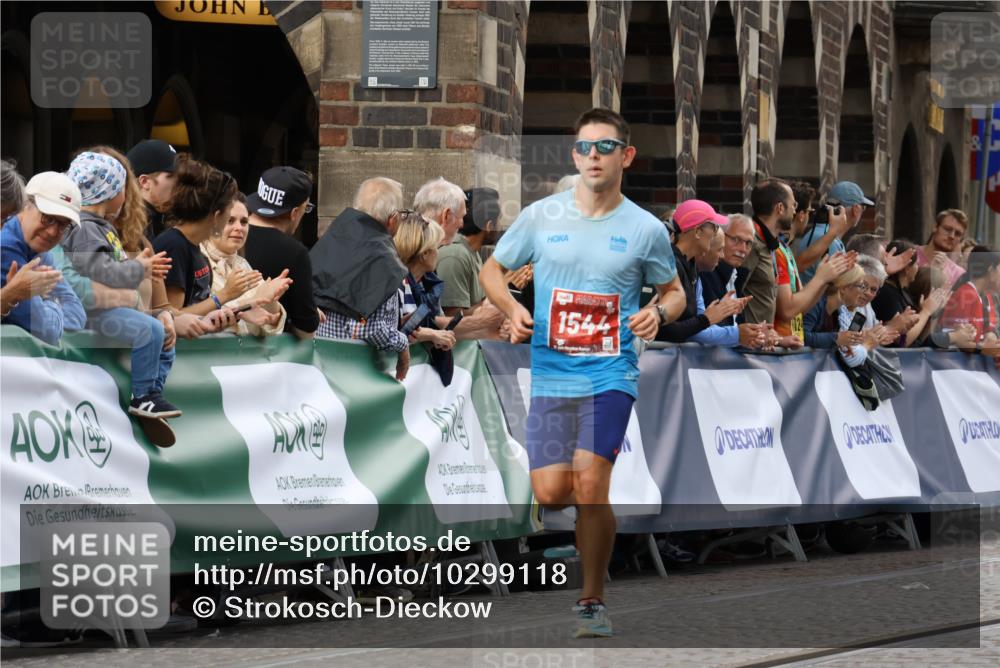 13.09.2026 - 21. swb-Marathon Bremen Strokosch-Dieckow http://msf.ph/oto/10299118 13.09.2026 12:45:34 Ziel 322, 1544, 2032 meine-sportfotos.de