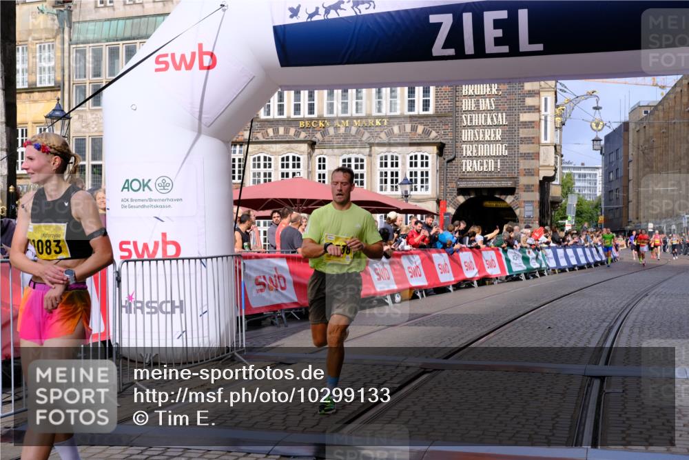 13.09.2026 - 21. swb-Marathon Bremen Tim E. http://msf.ph/oto/10299133 13.09.2026 10:38:12 Ziel 11083, 12538, 13535 meine-sportfotos.de