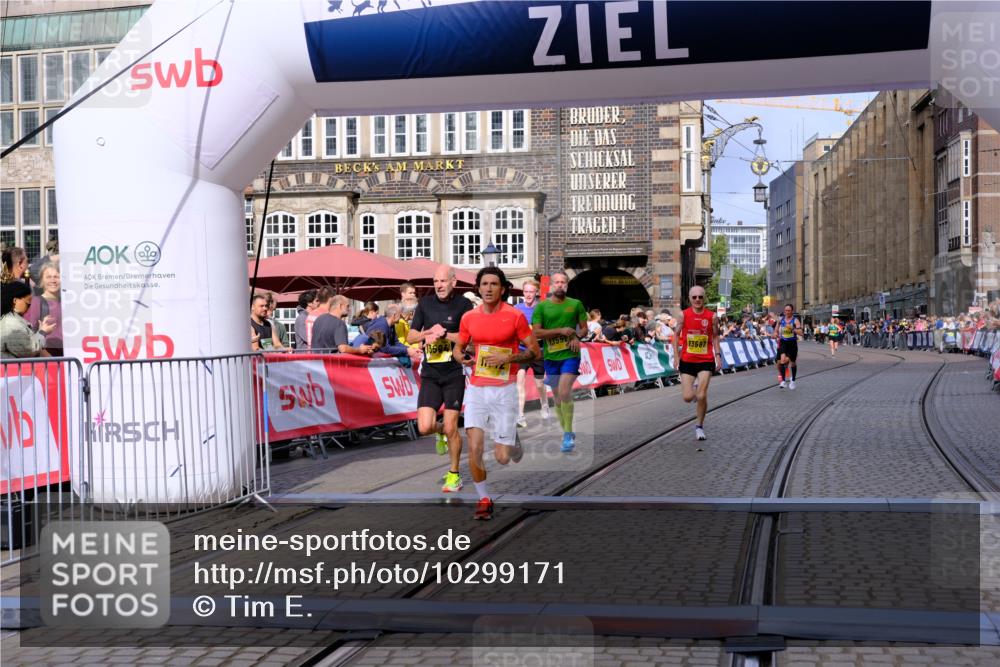 13.09.2026 - 21. swb-Marathon Bremen Tim E. http://msf.ph/oto/10299171 13.09.2026 10:38:22 Ziel 10302, 11083, 11142, 12538, 13551, 13559, 13584, 13587, 13636 meine-sportfotos.de