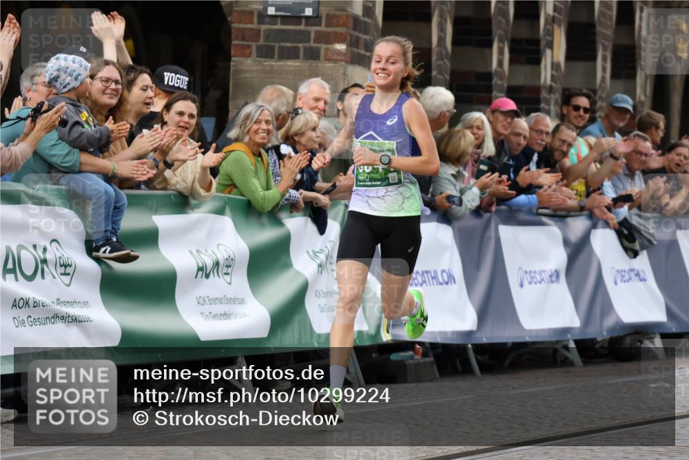 13.09.2026 - 21. swb-Marathon Bremen Strokosch-Dieckow http://msf.ph/oto/10299224 13.09.2026 12:46:10 Ziel 103, 8044 meine-sportfotos.de