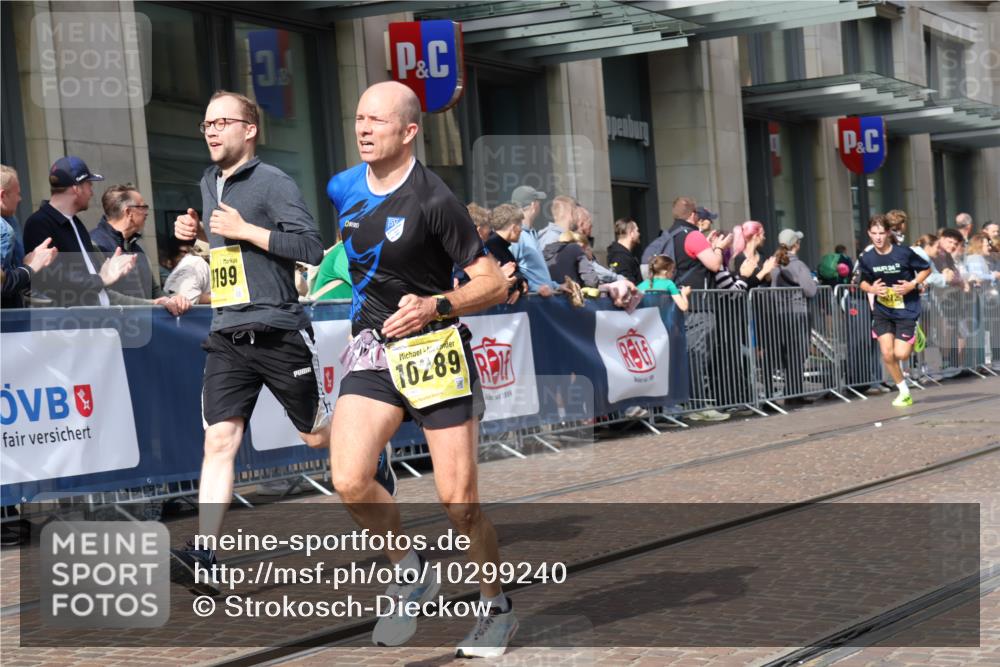 13.09.2026 - 21. swb-Marathon Bremen Strokosch-Dieckow http://msf.ph/oto/10299240 13.09.2026 10:46:58 Ziel 10189, 10310, 10319, 10744, 10898, 11187, 11269, 11462, 11650, 11651, 11814, 12048, 12195, 12298, 12415, 12470, 13528, 13545, 13589, 13613, 10289, 10445, 10504, 11060, 11199, 11212, 11344, 11608, 11661, 11783, 12364, 12375 meine-sportfotos.de